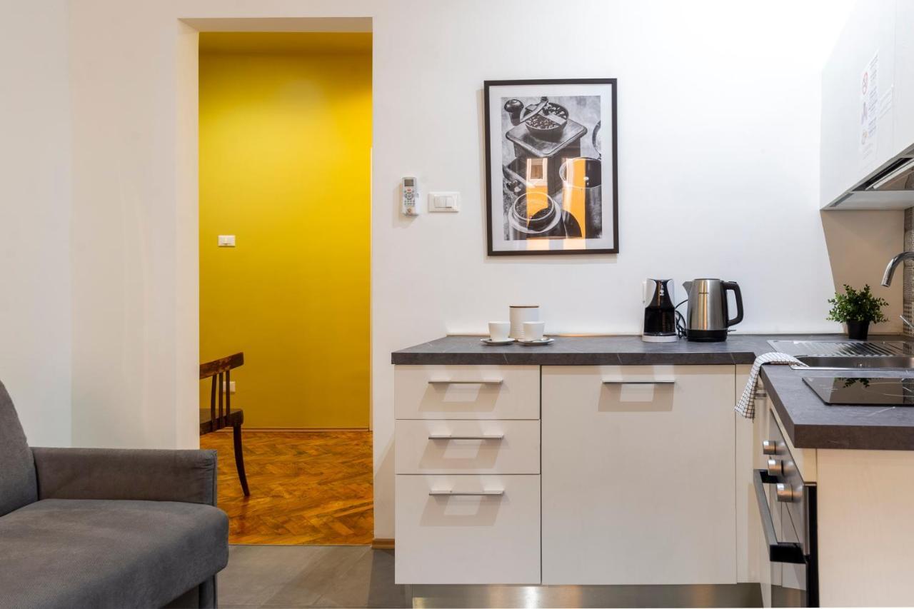 Tram Apartment For 4 Guests ترييستي المظهر الخارجي الصورة