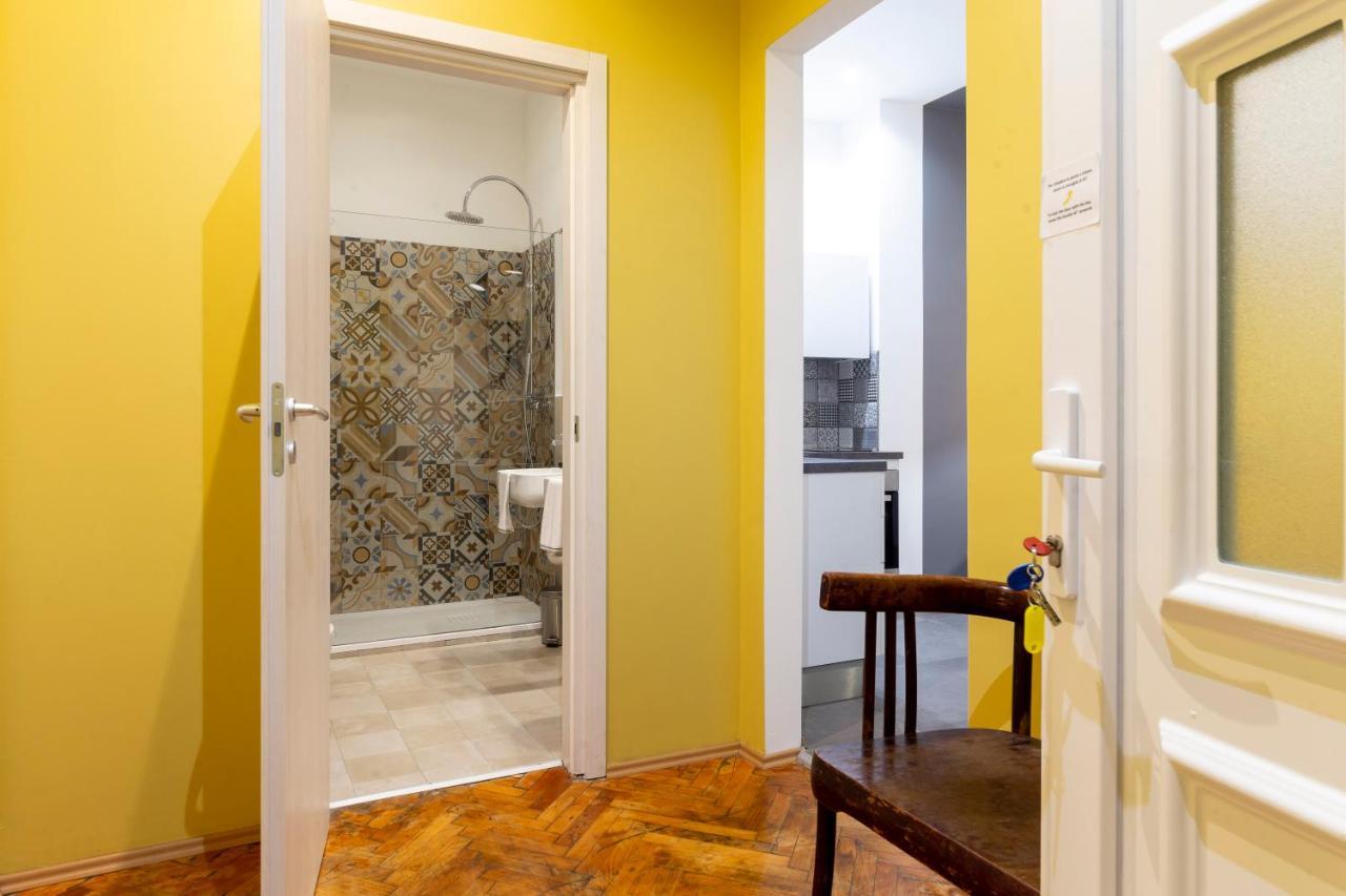 Tram Apartment For 4 Guests ترييستي المظهر الخارجي الصورة